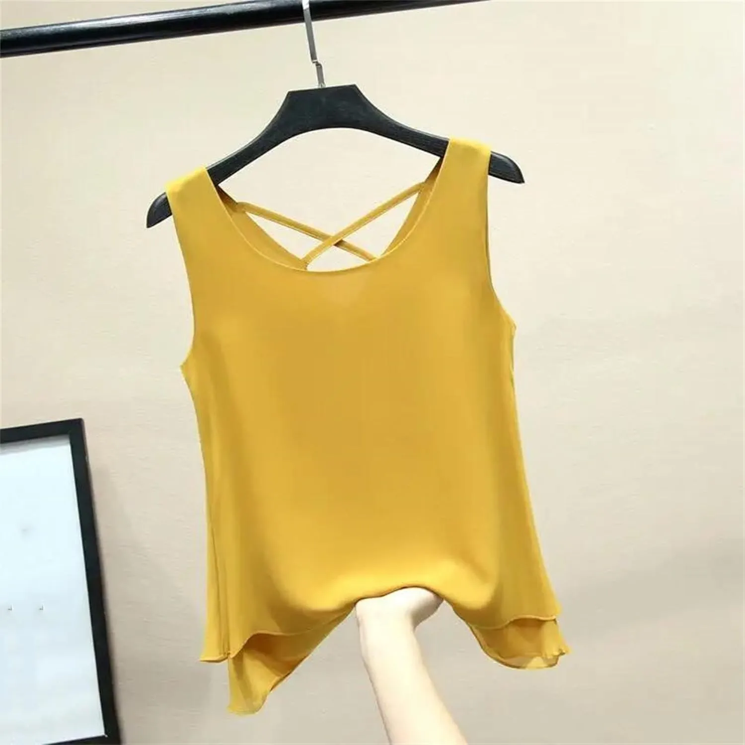Women's Lightweight Chiffon Blouse Breathable Crewneck Sleeveless Summer Vest Casual Loose Work Tops Tiered Flowy Shirt