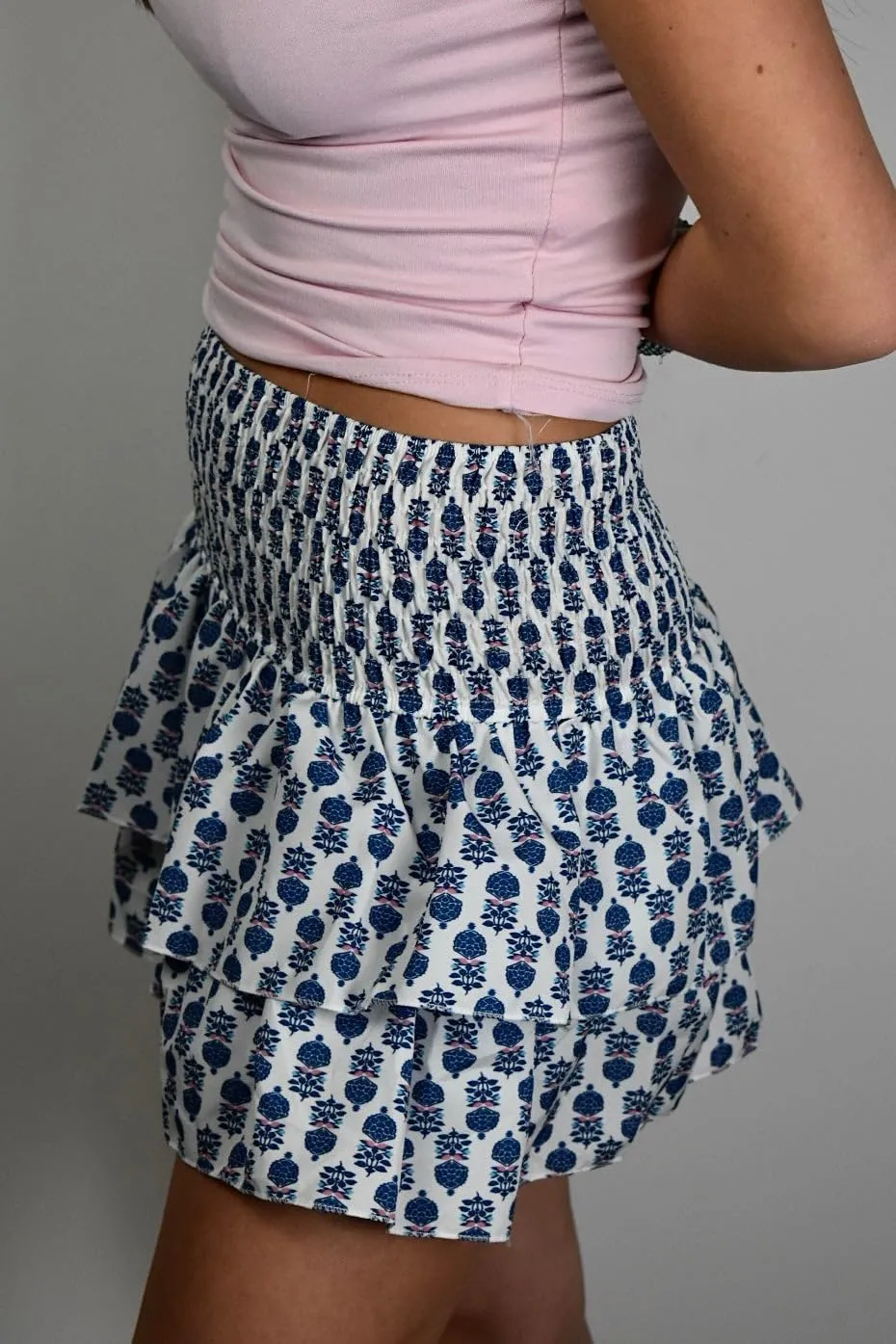 Y2k Tiered Ruffle Mini Skirt Women Smocked High Elastic Waist A-Line Pleated Flowy Boho Skater Short Skirt